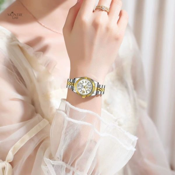 Montre bicolore pour femme, élégance et étanchéité