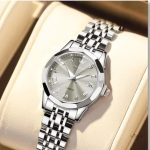 Style raffiné : montre femme en métal scintillant