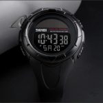 Montre homme multifonction à énergie renouvelable