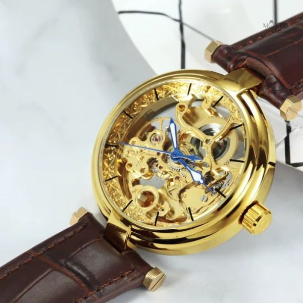 Accessoire élégant pour femme, montre squelette cuir marron