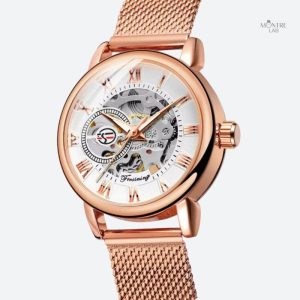 Montre squelette femme en maille milanaise élégante