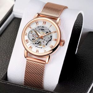 Montre femme squelette au design raffiné