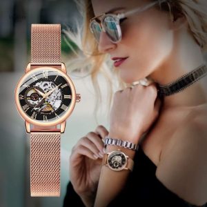 Montre féminine à mouvement mécanique visible