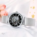 Accessoire féminin : montre squelette automatique