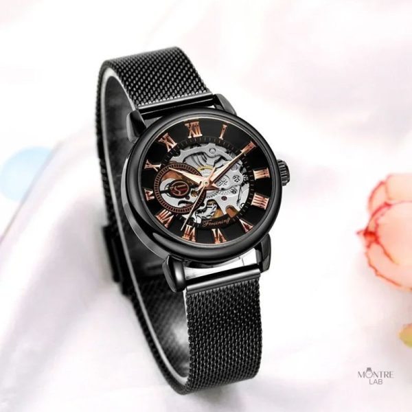Élégante montre squelette pour un look féminin