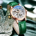Accessoire féminin : montre squelette résistante à l'eau