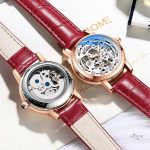Élégante montre squelette pour un look raffiné