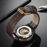 Mécanisme de montre en bronze pour homme élégant