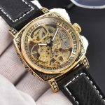 Design gravé pour une montre élégante et masculine