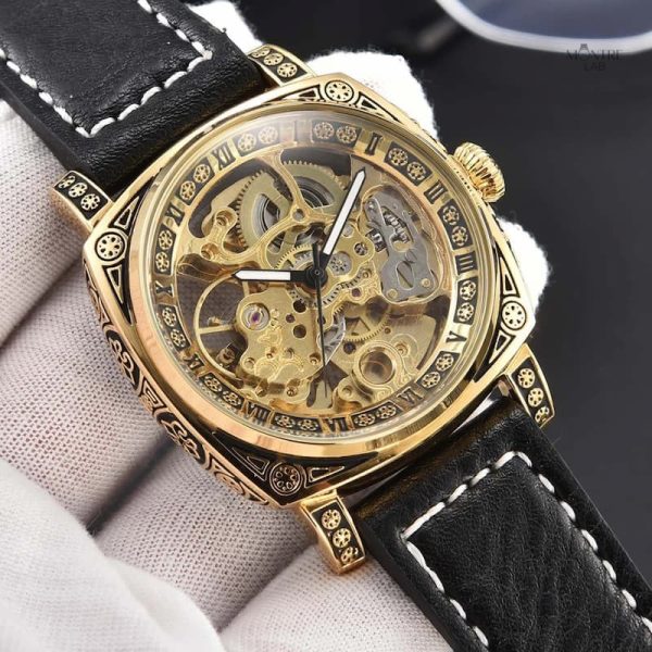 Design gravé pour une montre élégante et masculine