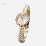 Design raffiné de montre vintage avec perles