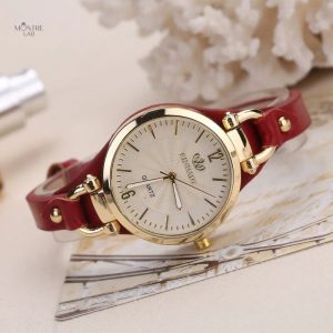 Montre femme rétro avec bracelet en cuir coloré
