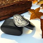 Montre irrégulière, un incontournable pour les amatrices de vintage