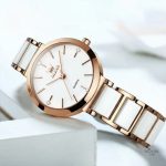 Élégante montre vintage ronde pour femme