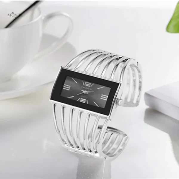 Montre féminine au design intemporel