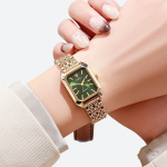 Montre femme métal doré au style classique