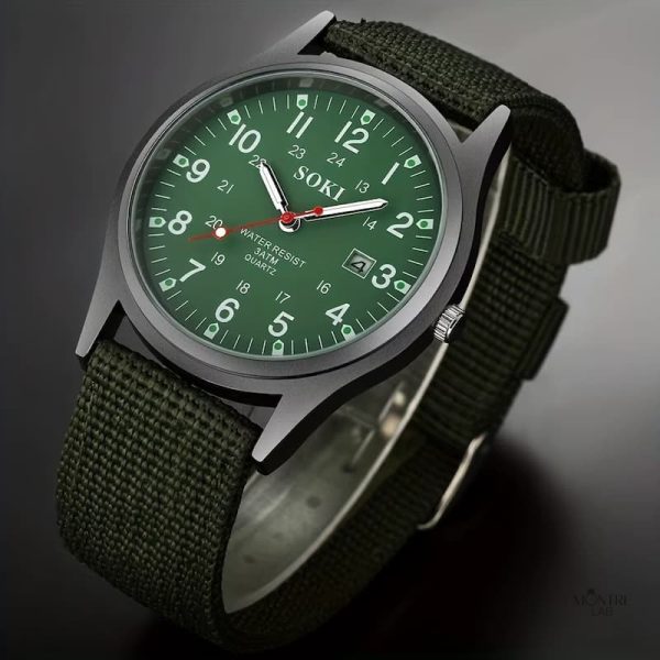 Bracelet en nylon sur une montre vintage militaire pour homme