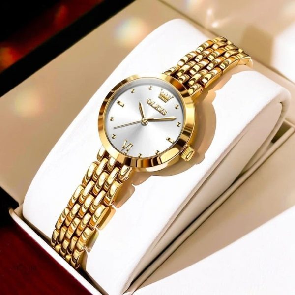 Montre rétro dorée pour un style unique