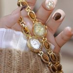 Accessoire mode féminin : montre vintage